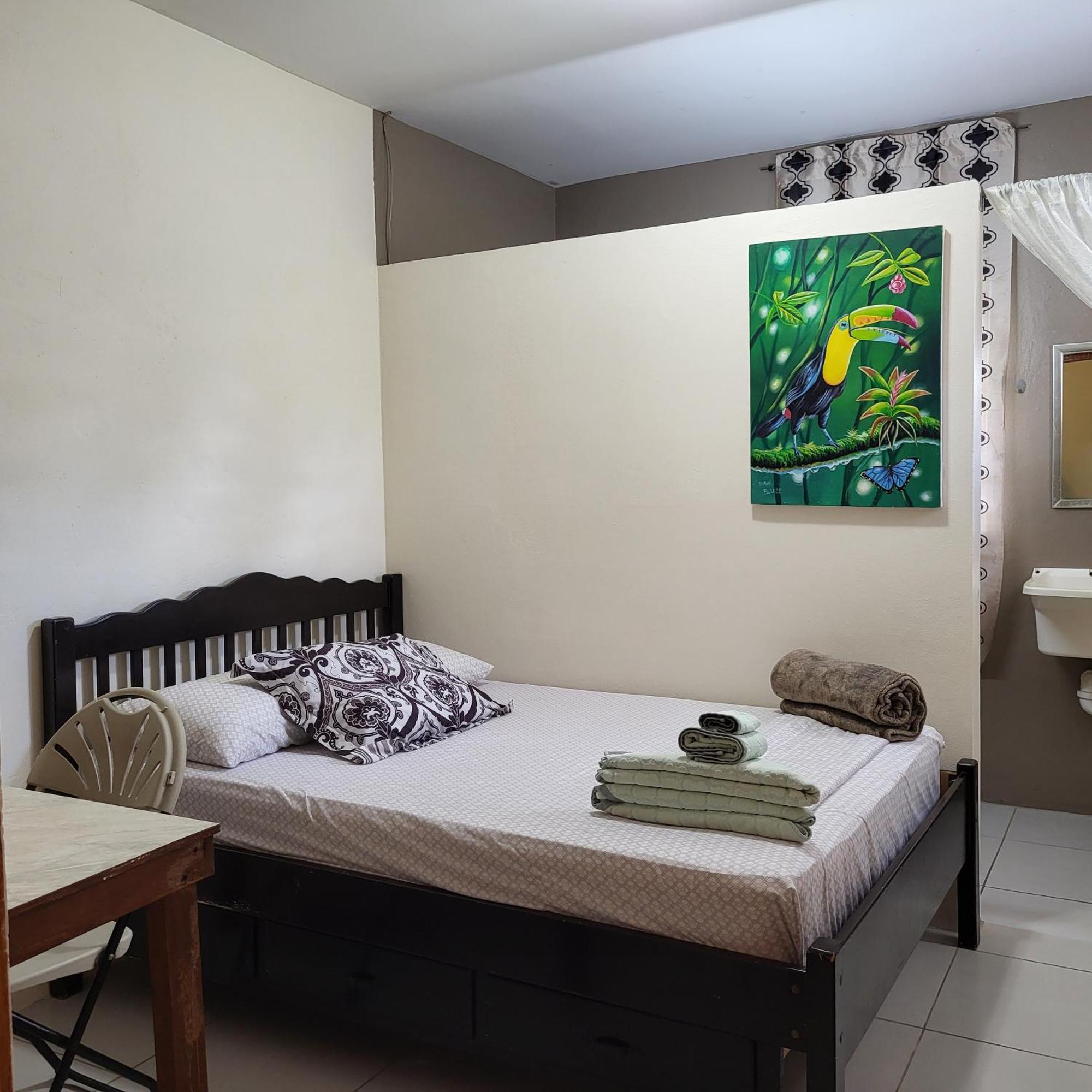 Hacienda Tropical Guest House Belmopan Exterior foto