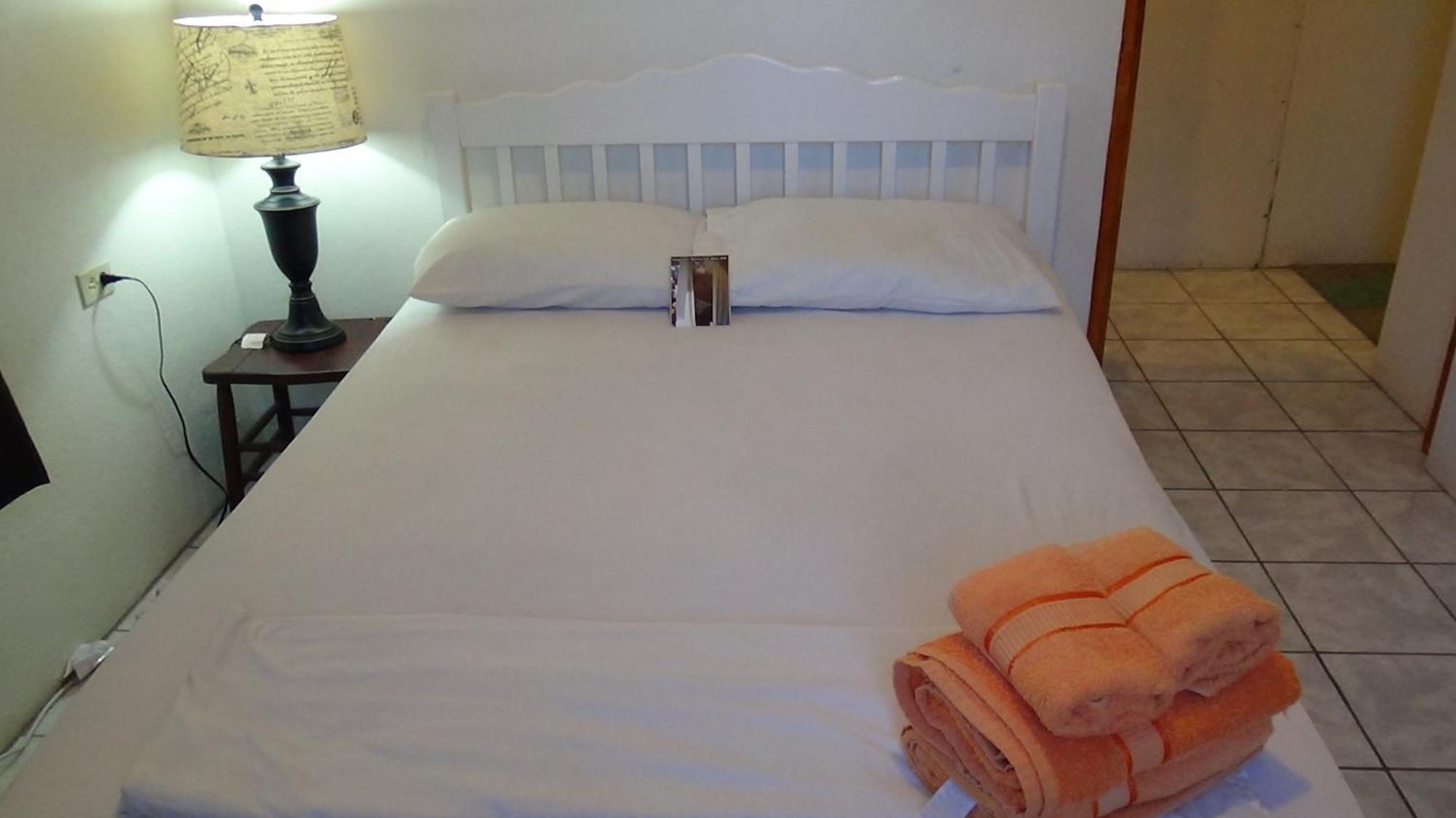 Hacienda Tropical Guest House Belmopan Zimmer foto