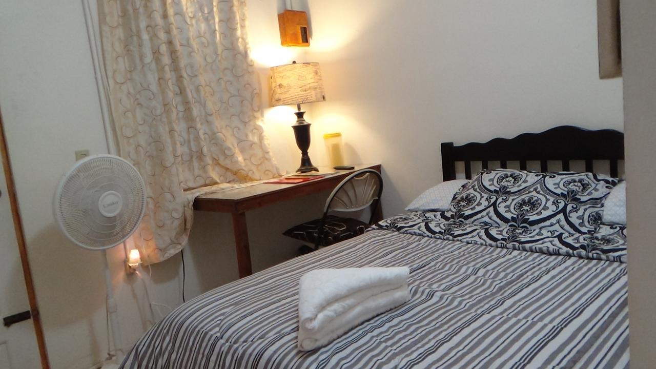 Hacienda Tropical Guest House Belmopan Exterior foto
